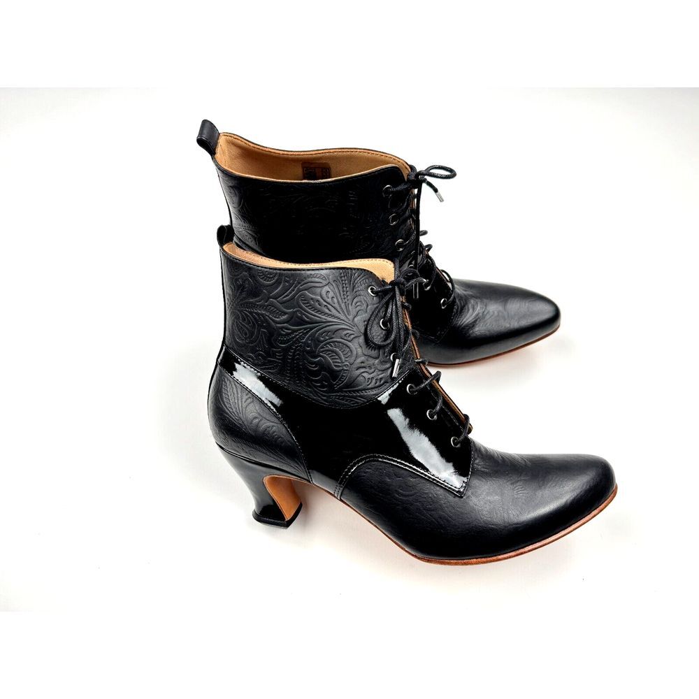 John Fluevog Lace-up Boots Women 10 EUC Embossed Leather Designer Art to wear